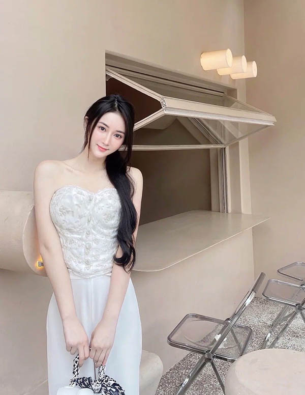 新加坡围经纪人微信