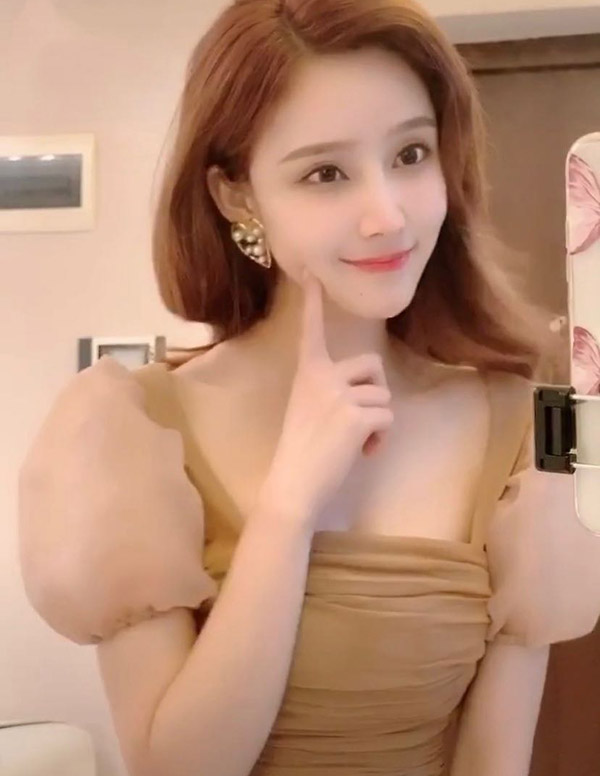 巴黎围经纪人微信